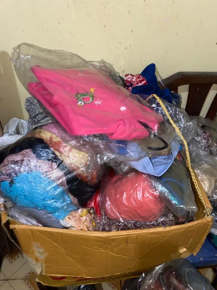 Dijual kondisi baru karena tutup toko