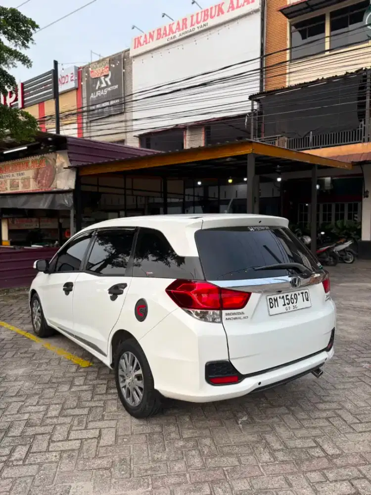 Honda mobilio type e at