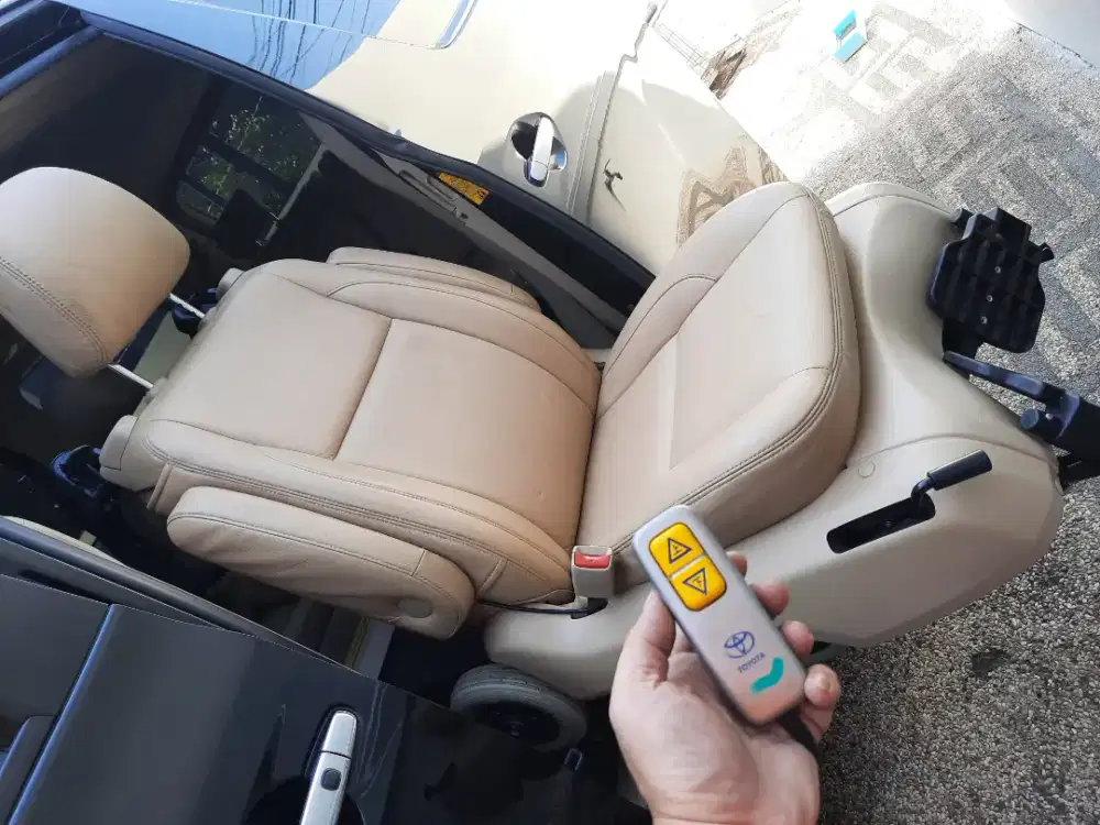 ALPHARD WELCAB WHELLCHAIR 2014 Rare item