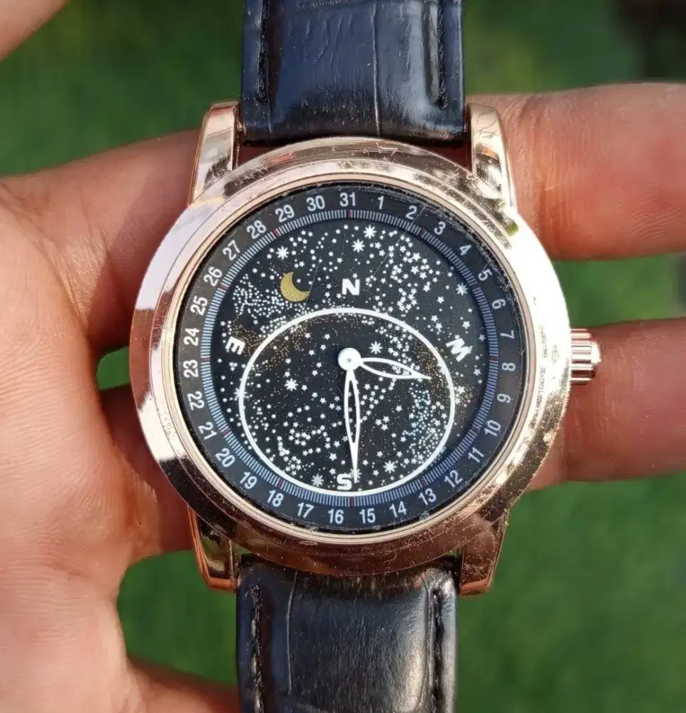Jam tangan Comudir