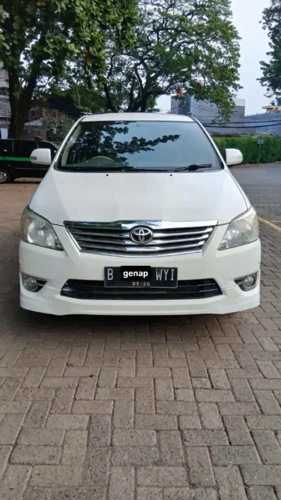 Toyota Kijang Innova 2012 Bensin