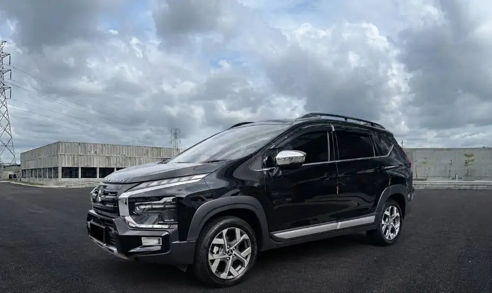 Xpander Cross 2024 Premium Package  very Low KM aseli