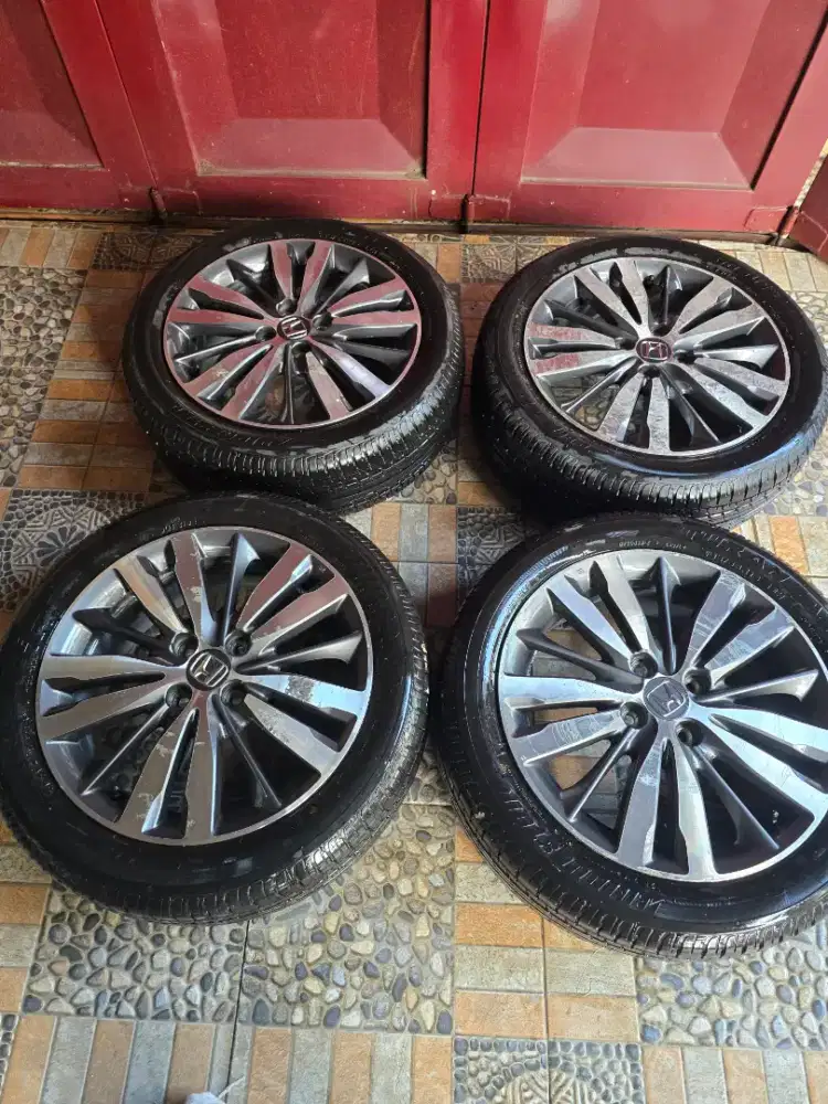Velg dan Ban original HONDA JAZZ GK5 tahun 2015 ( 4 Buah )
