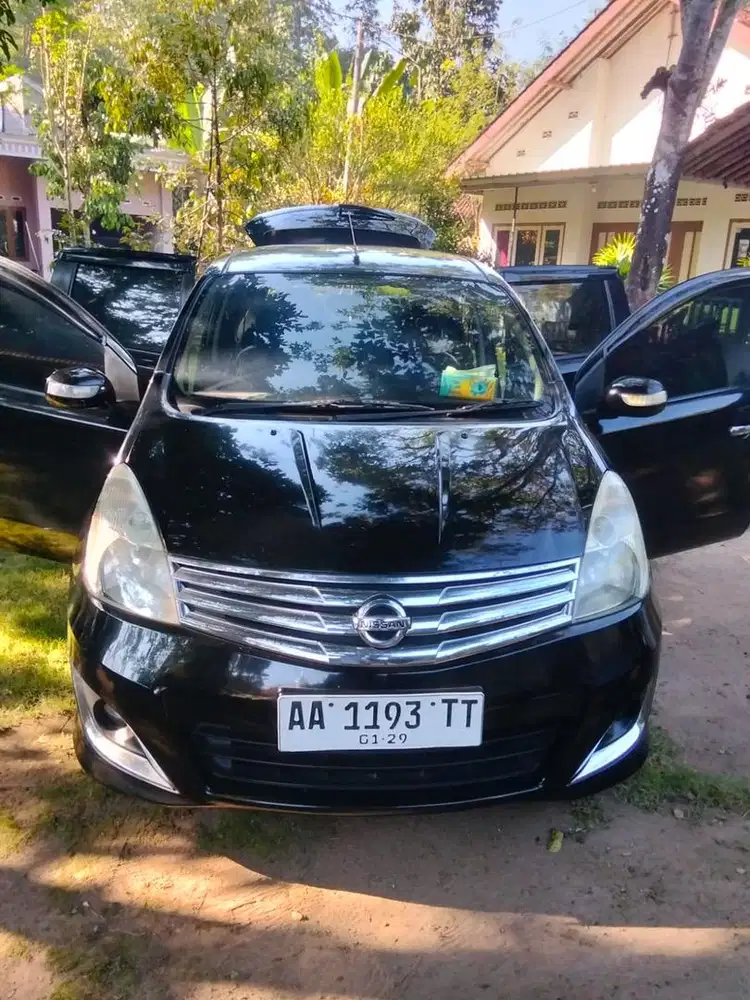 DI JUAL GRAND LIVINA MATIC 1.5 XV 2011