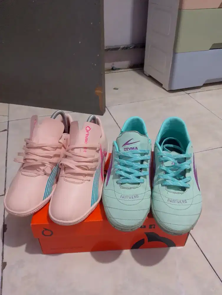 sepatu futsal Ortus & zevma , 2 pasang