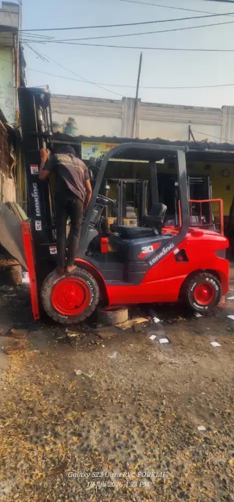Forklift Lonking 3 Ton,Manual,Tiang 4 Meter,Isuzu C240,Tahun 2019