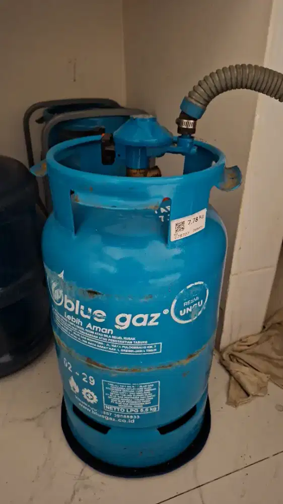 Tabung gas merk BLUE GAZ