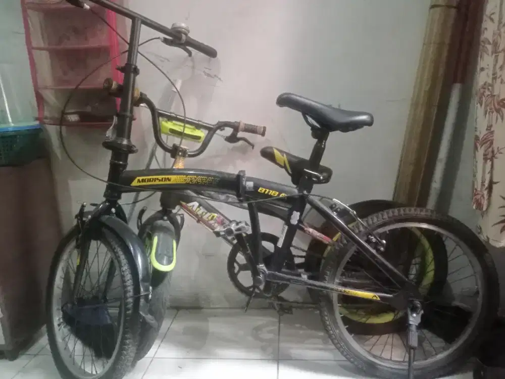 SEPEDA LIPAT MORRISON WARNA HITAM