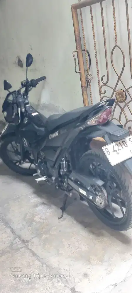 Suzuki satria  fu fi Bleck predator