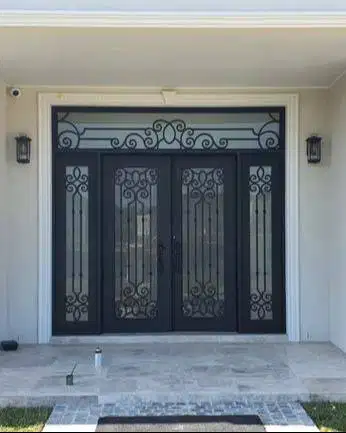 Pintu Utama Besi Tempa Custom Luxury – Desain Eksklusif Sesuai Karakte