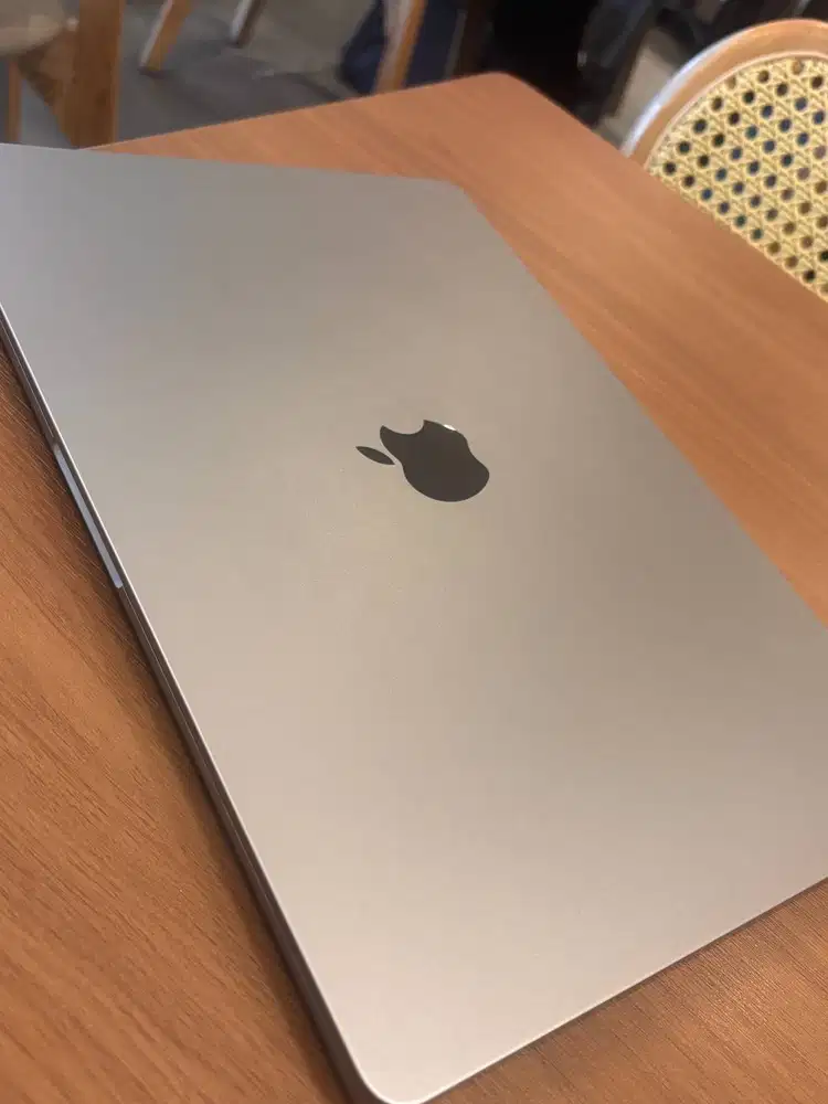 Macbook Air M2 16Inch 16 GB RAM 512 SSD (Nego)