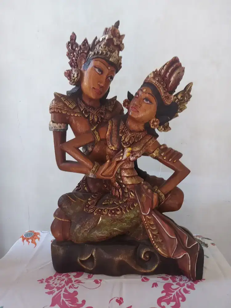 Patung kayu antik rama