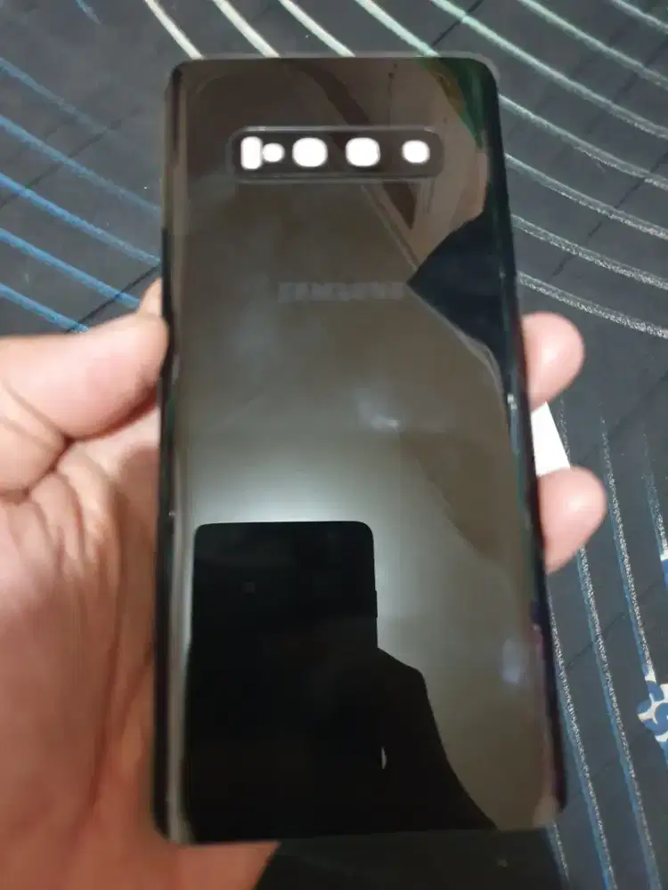 Backdor Samsung s10+