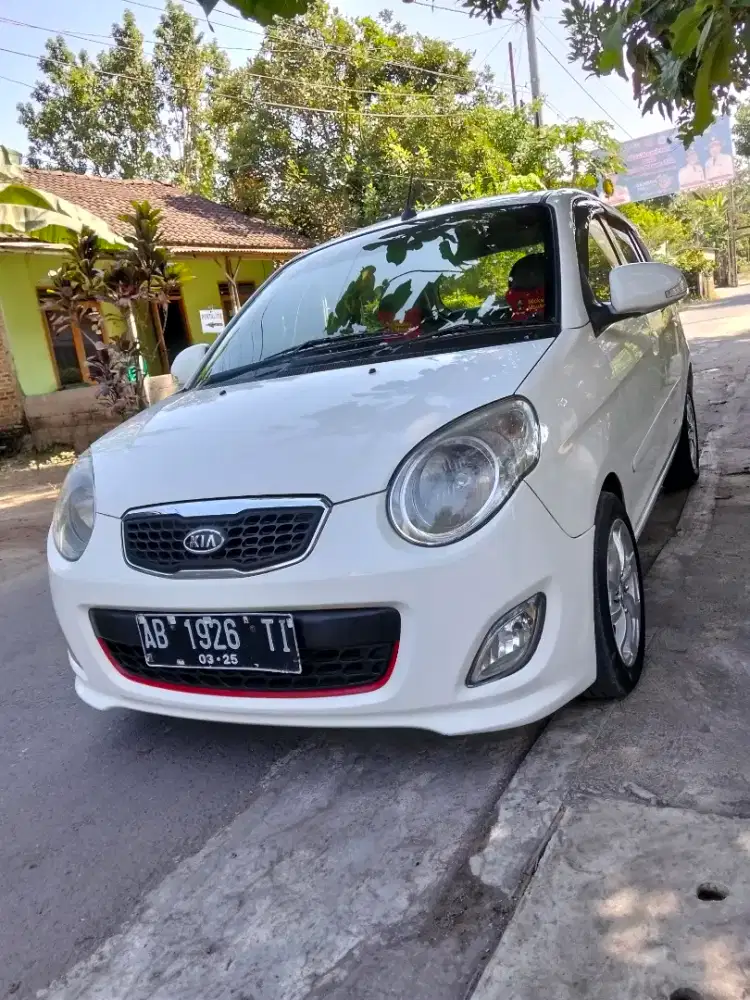 KIA PICANTO WHITE SPECIAL 2011  HONDA JAZZ