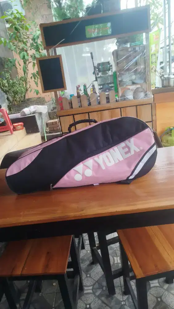 Tas yonex pink second untuk cewek cewek