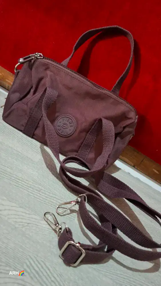 Tas pioma new.  Warna burgundy
