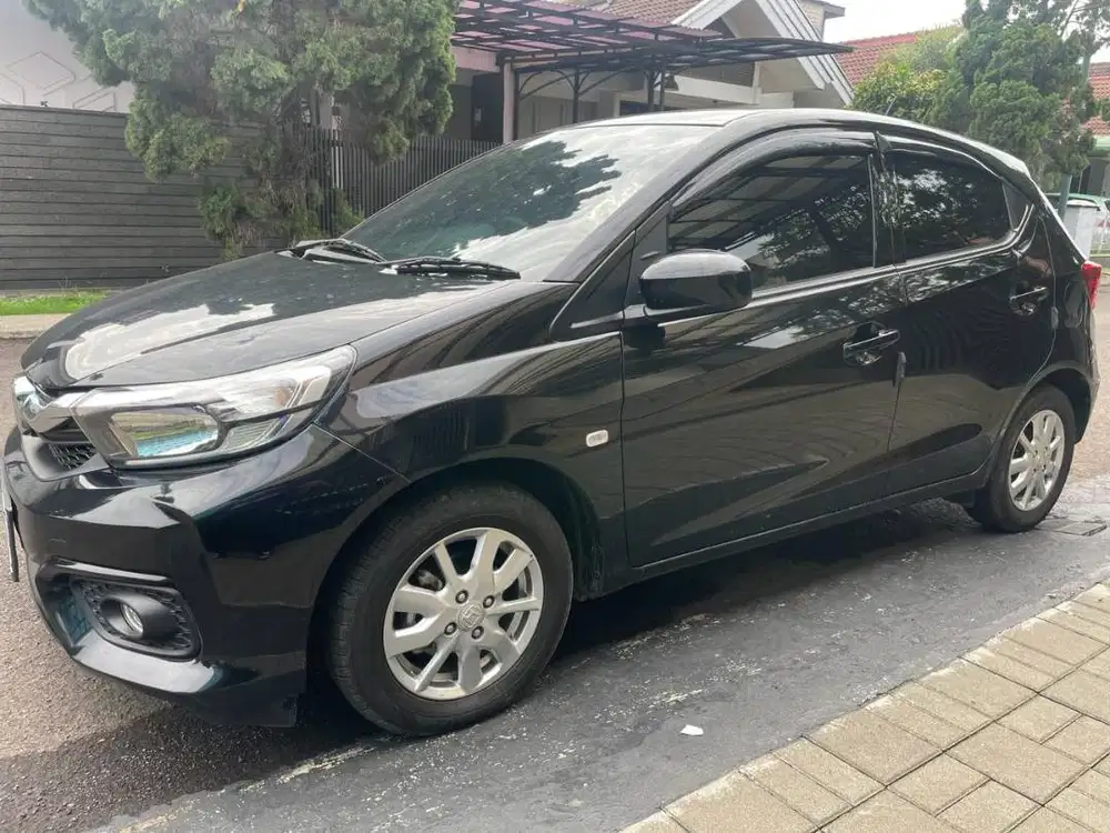 Cepat jual Brio E cvt matik hitam