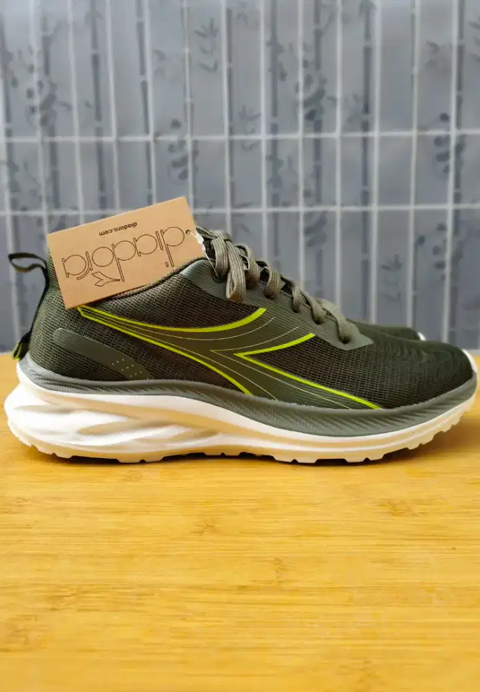 Dijual Sepatu DiaDora Ukuran 45 Baru Dari Sport Station Harga 375rb