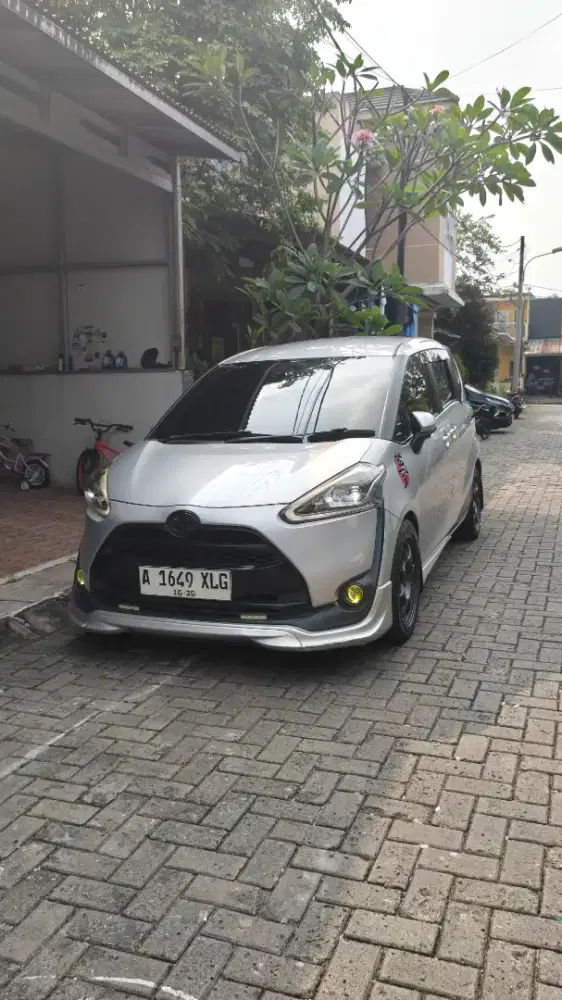 TOYOTA SIENTA Q 2017 LOW KM