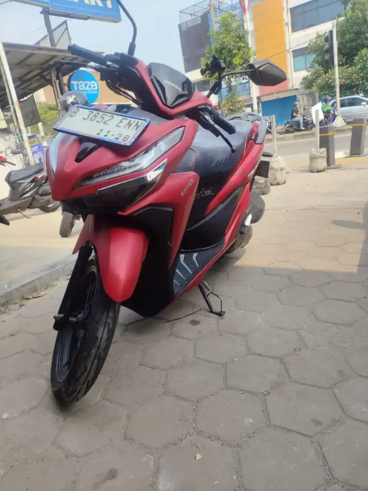 Dijual Honda Vario 150 ISS 2018 Merah Doff - Surat Lengkap Pajak Hidup