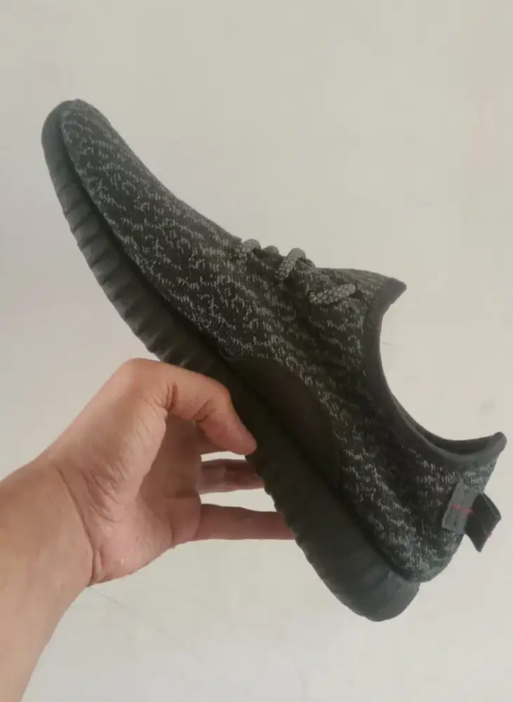 Sepatu ukuran 41 bekas layak pakai