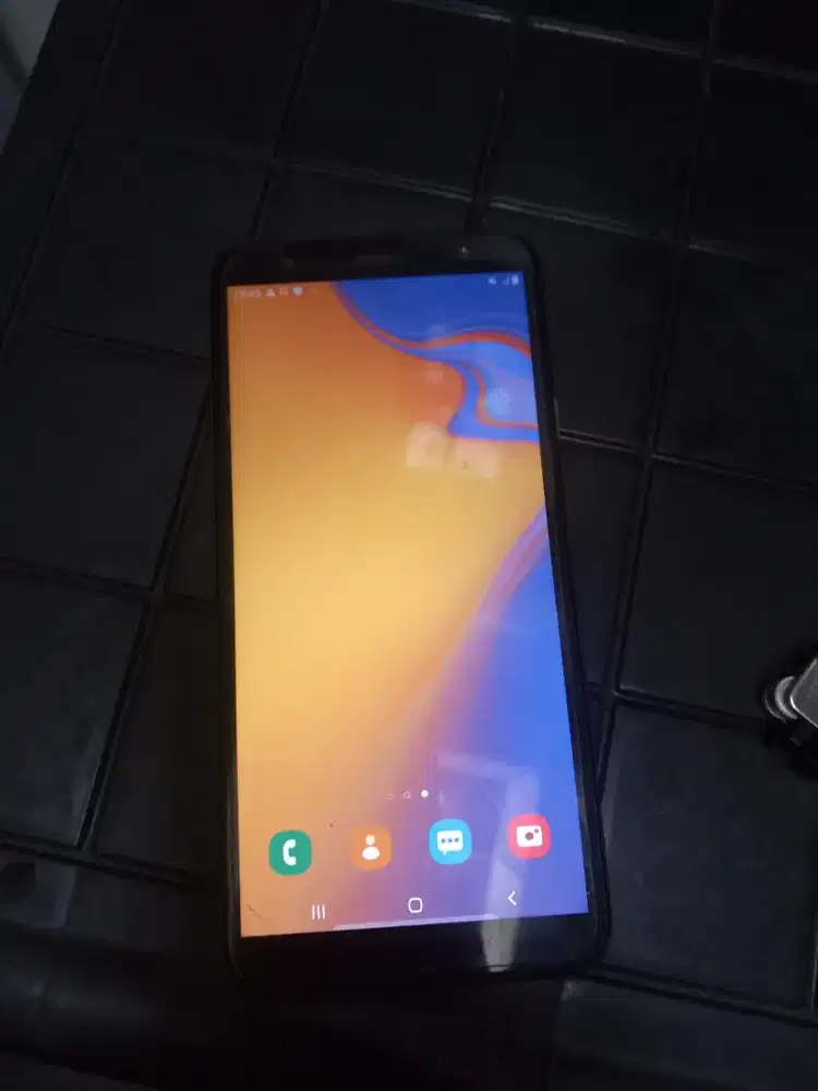 Jual hp bekas Samsung galaxy J4+