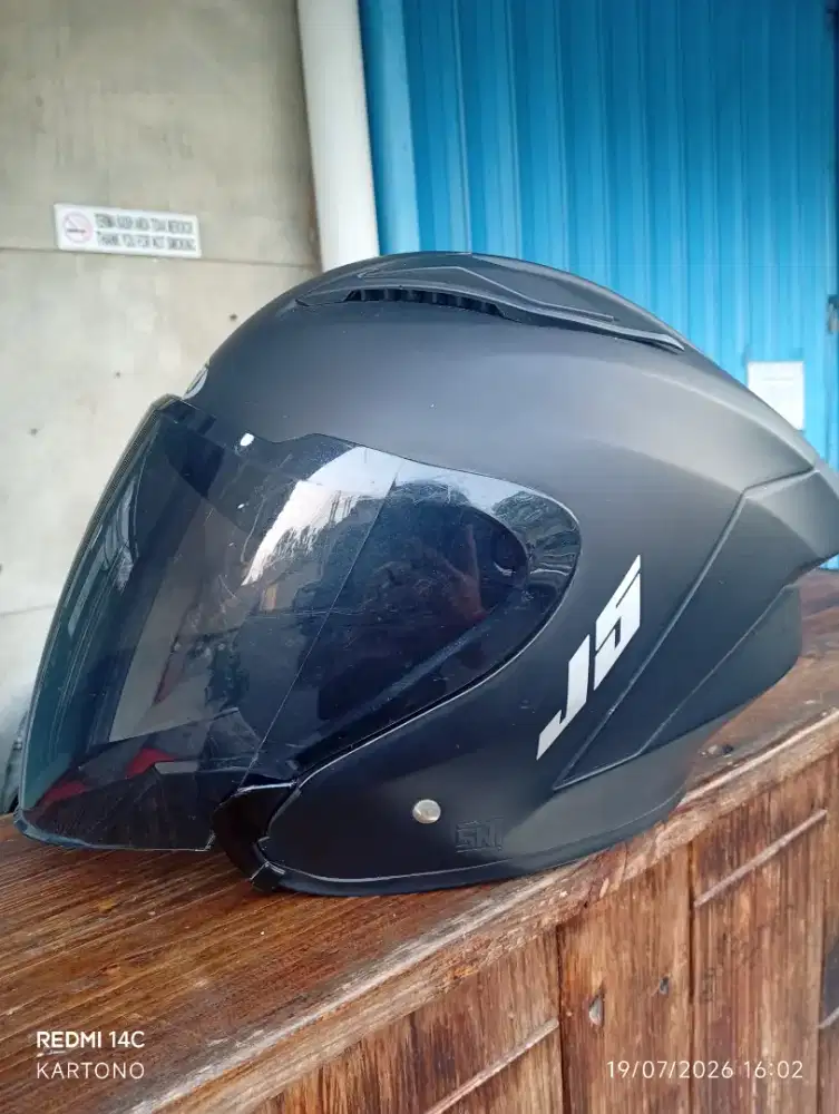JUAL HELEM J5 premium