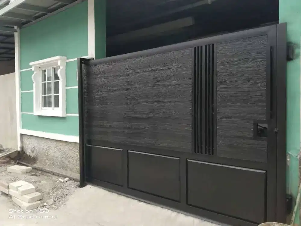 Pintu pagar dorong woodplank