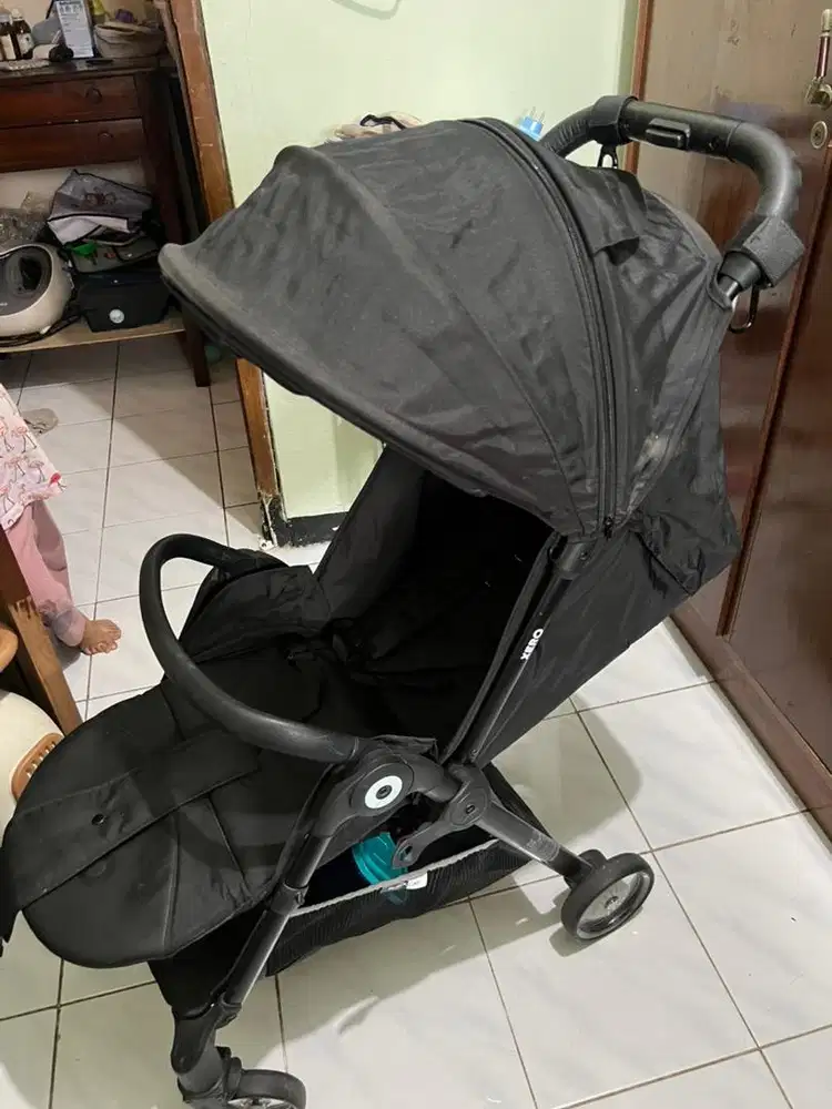 XERO STROLLER BLACK CAT UP TO 50Kg