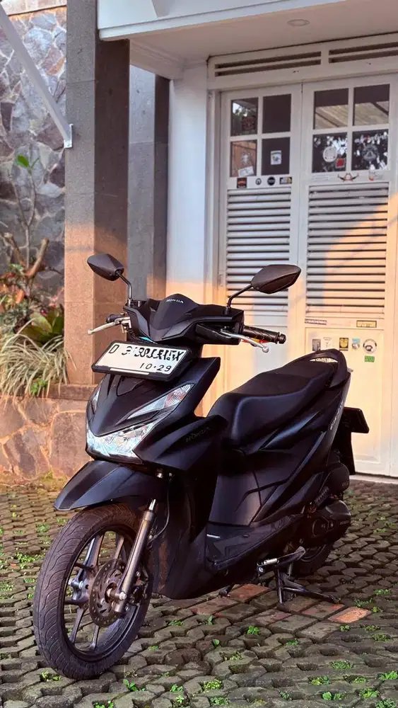 BEAT DELUXE KEYLESS 2024
