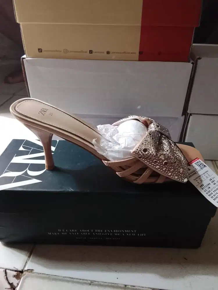 Jual Heels Masih Baru
