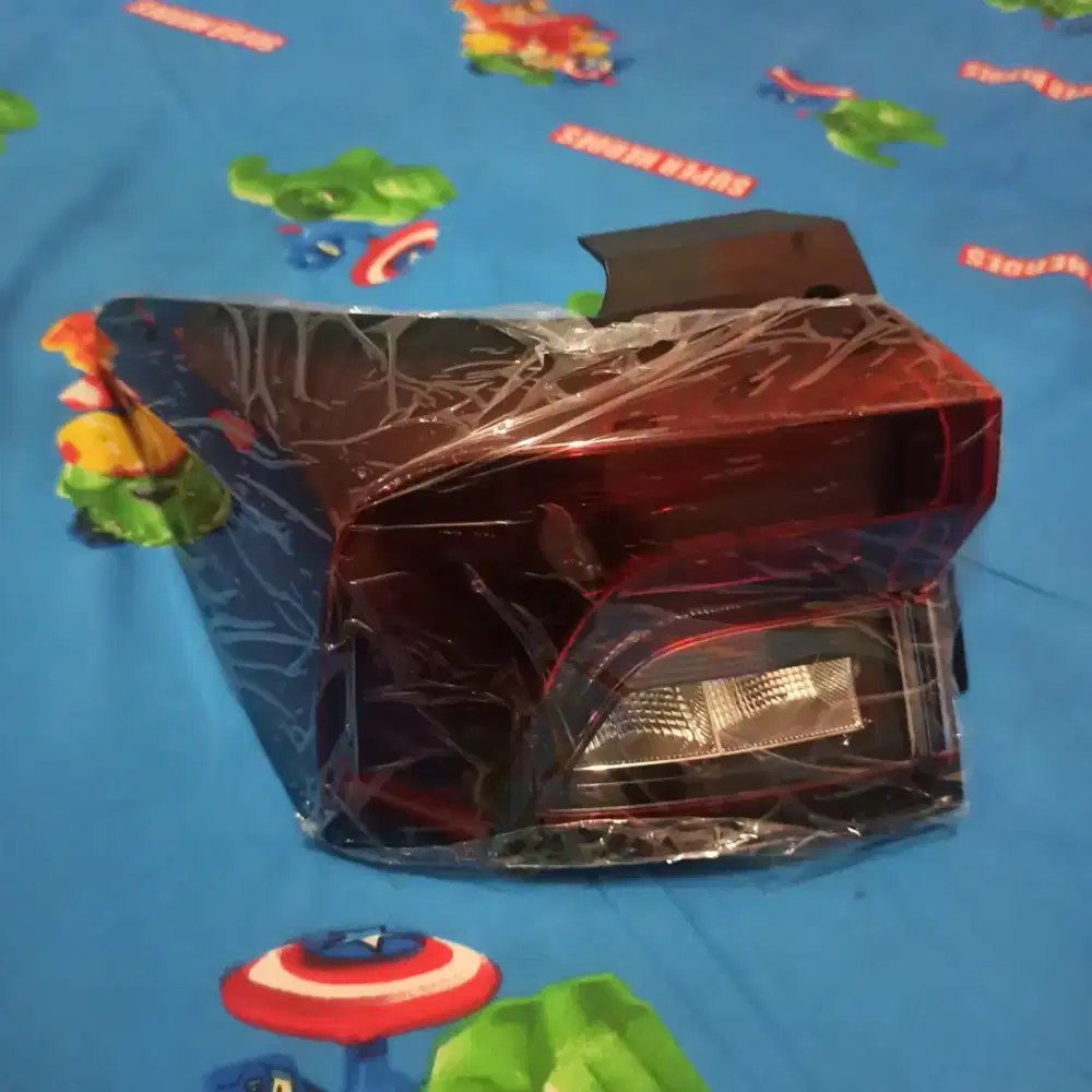 Lampu belakang kiri avanza/xenia  allnew