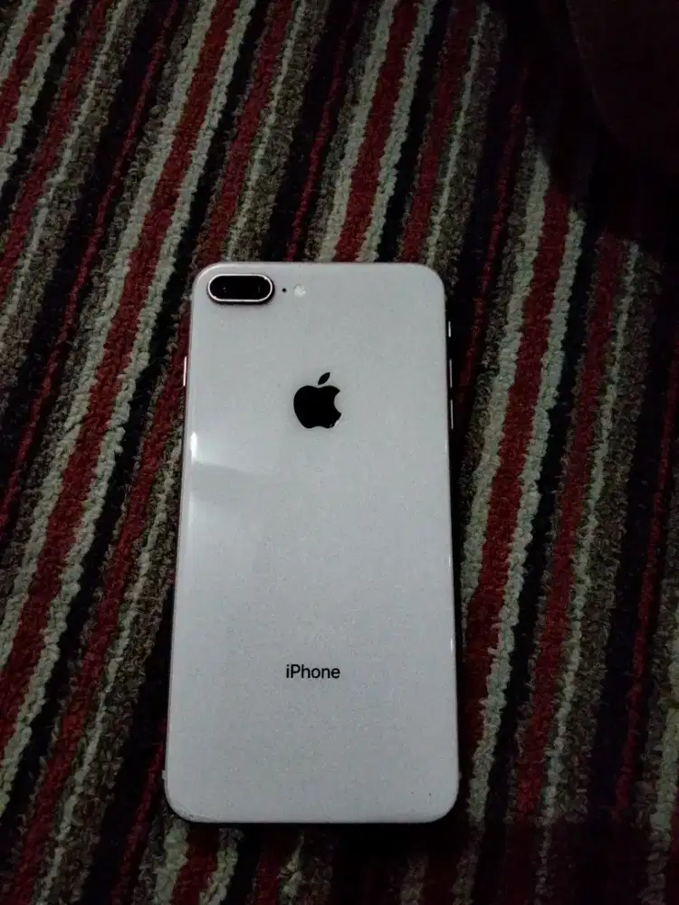 iPhone 8plus gold
