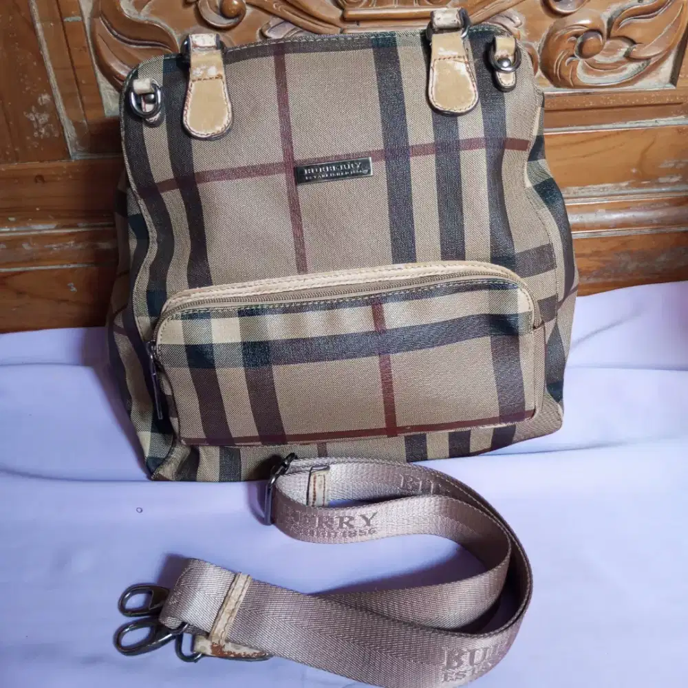 Dijual cepat Tas Burberry Hobo n backpack metal stainless