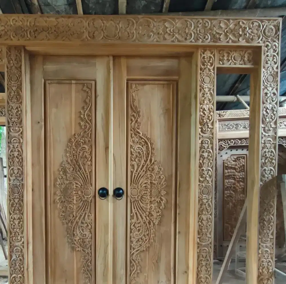 Pintu ukiran gebyok jati