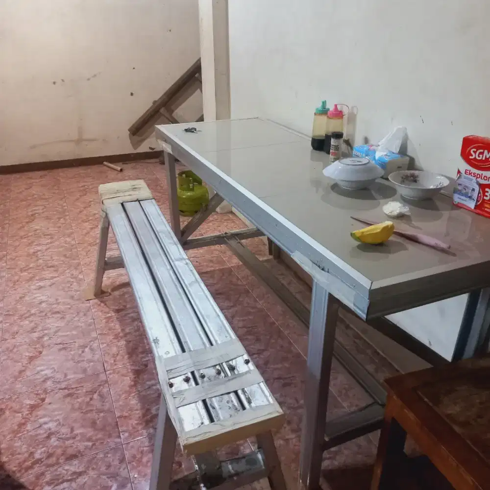 Jual meja dan kursi bahan baja ringan