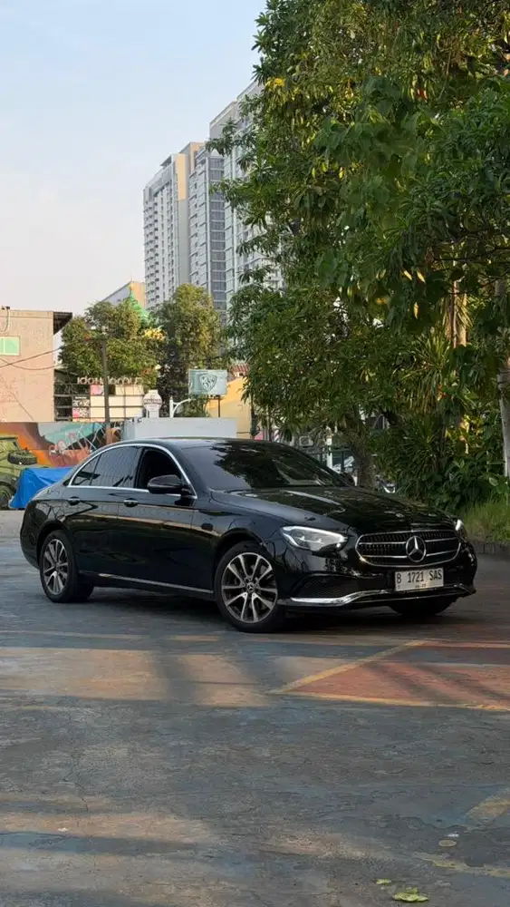 Mercedes-Benz E200 2023 Bensin