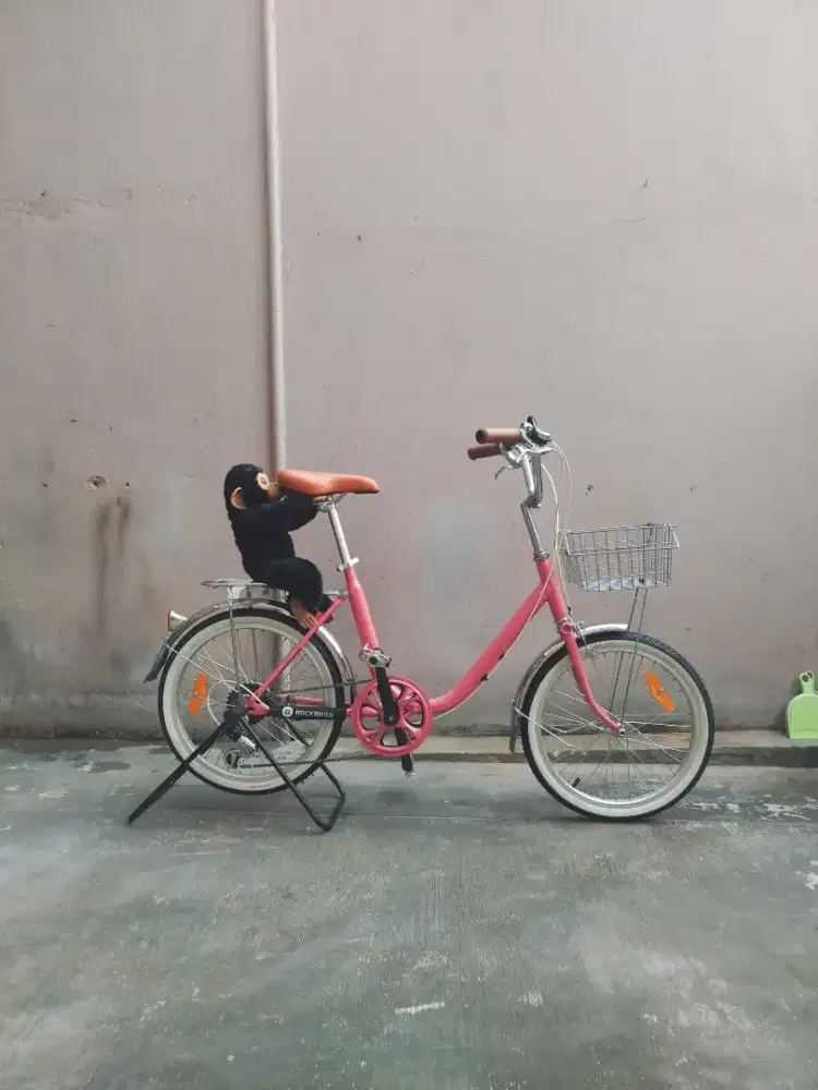 Sepeda commuter minion minitrek