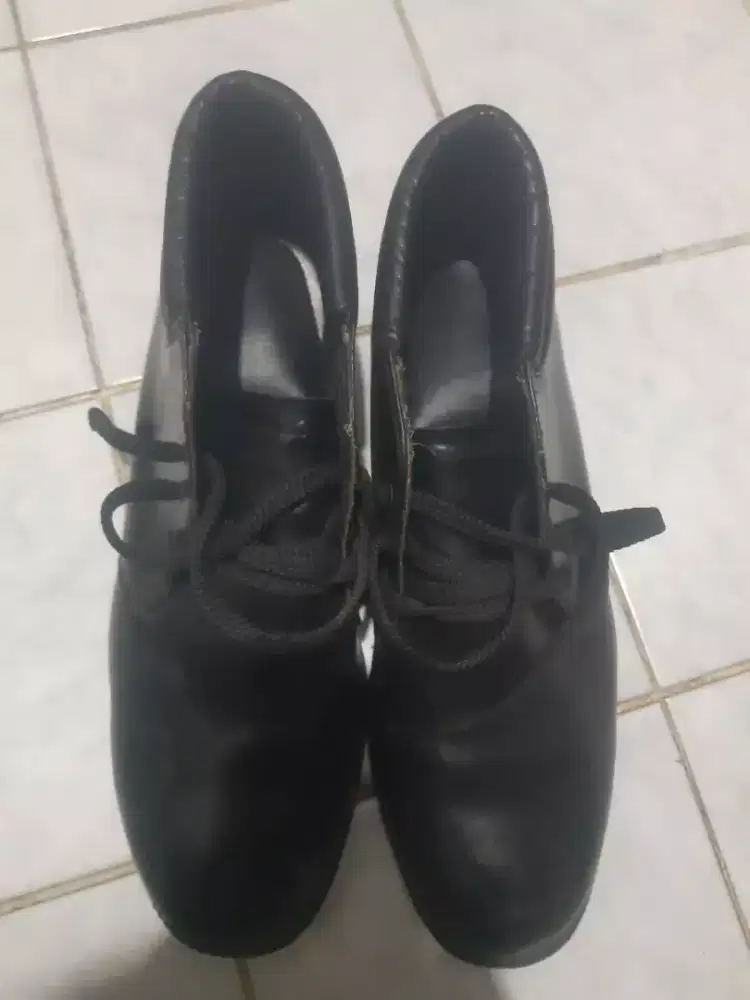 Sepatu PDH ukuran 42