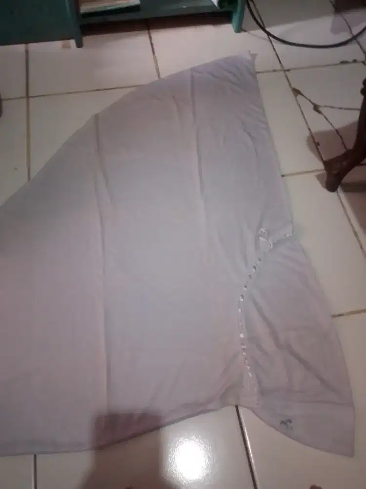 Kerudung putih syar'i