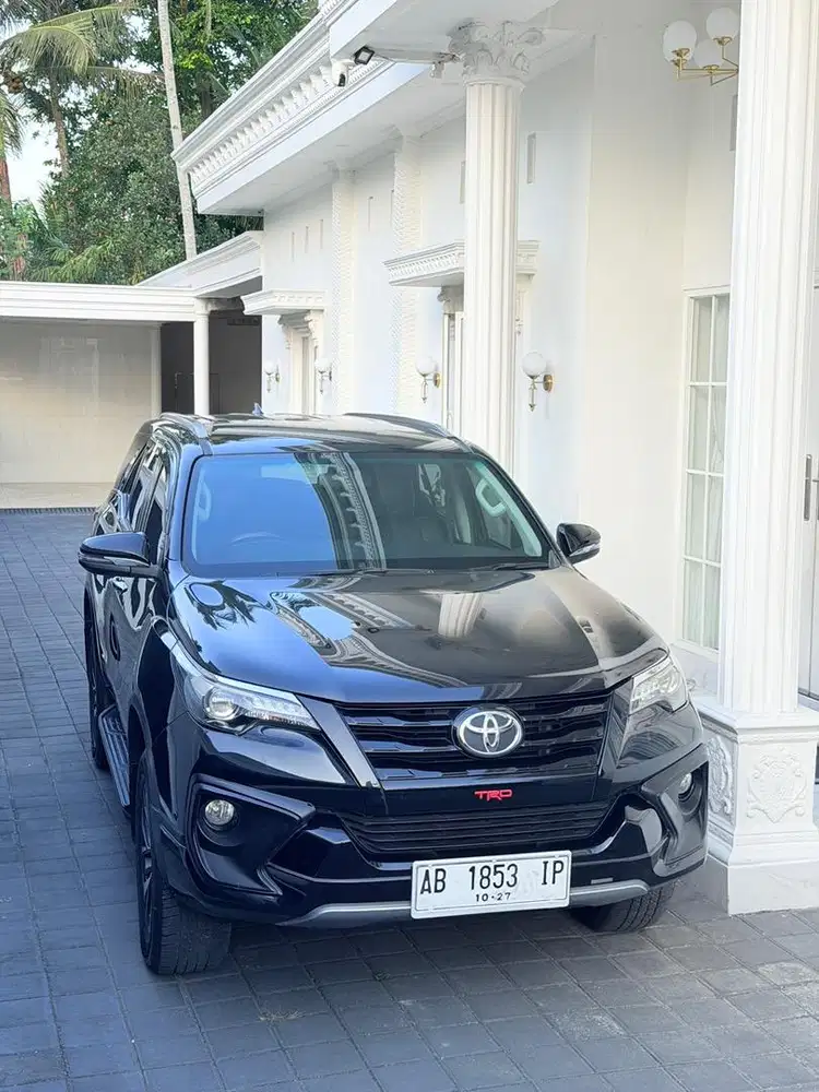 (BISA TT) Fortuner Srz Trd 2017 Hitam AT Seperti Vrz