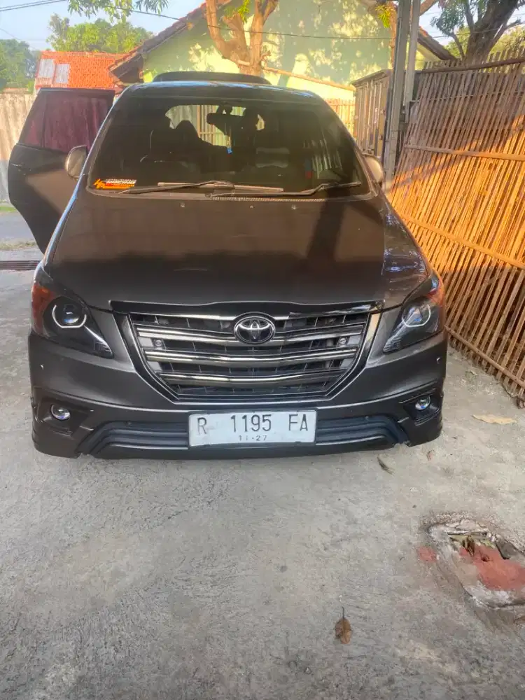 Dijual toyota kijang innova v 2,5 diesel matic