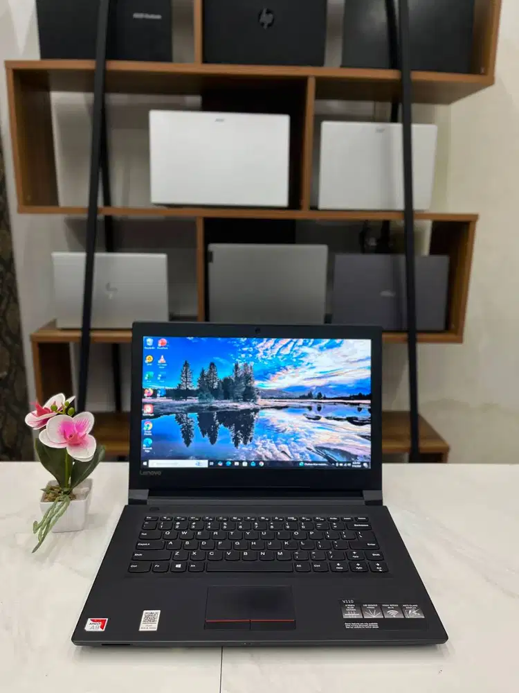 LENOVO V110-14AST	AMD A9-9420 RADEON R5  RAM 4 GB HDD 500 GB