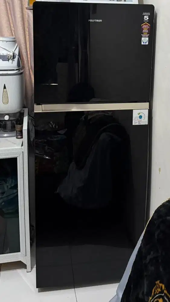 Dijual kulkas polytron