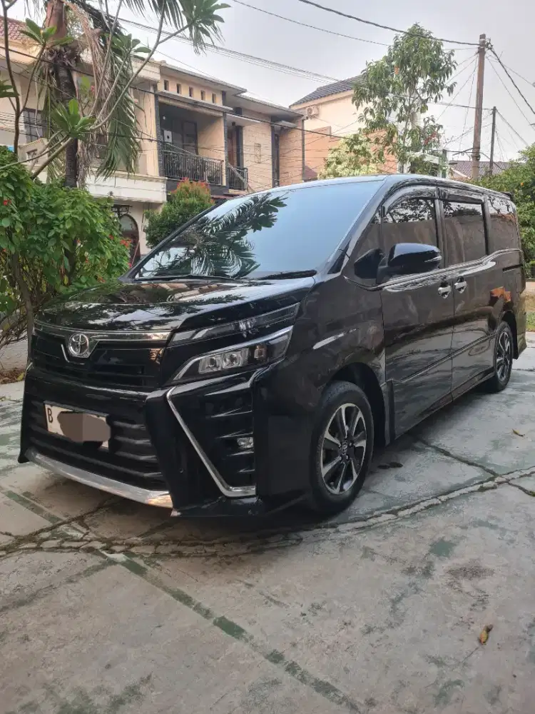 Toyota Voxy 2017 at