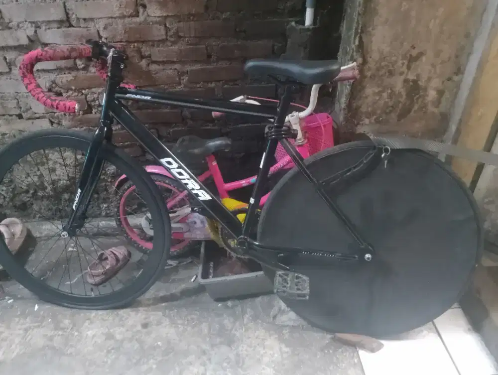 Sepeda fixie Element police Toronto fixed gear torpedo