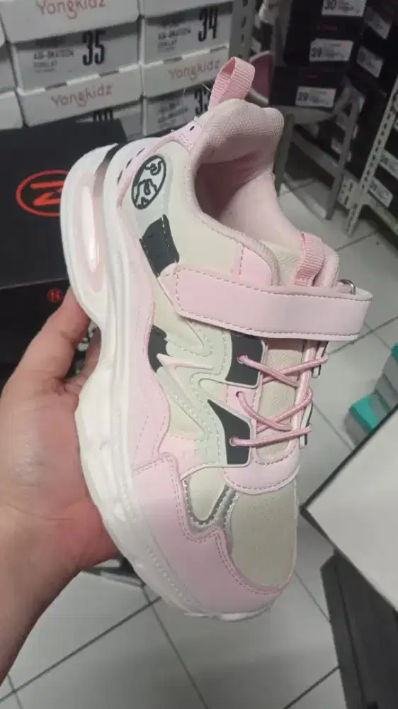 Sepatu Anak Merk Nevada Size 33