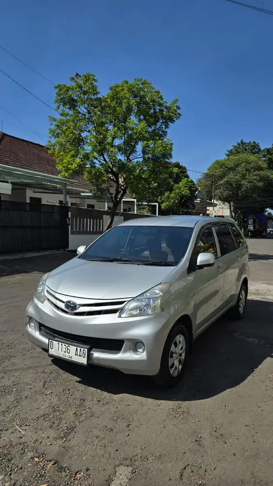 Toyota Avanza E matic 2013