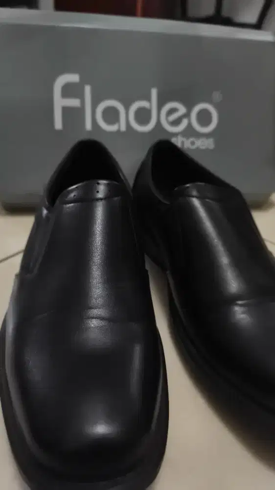 Sepatu Pantofel Pria - Merk Fladeo