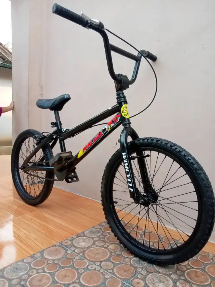 Sepeda BMX Ukuran 20.